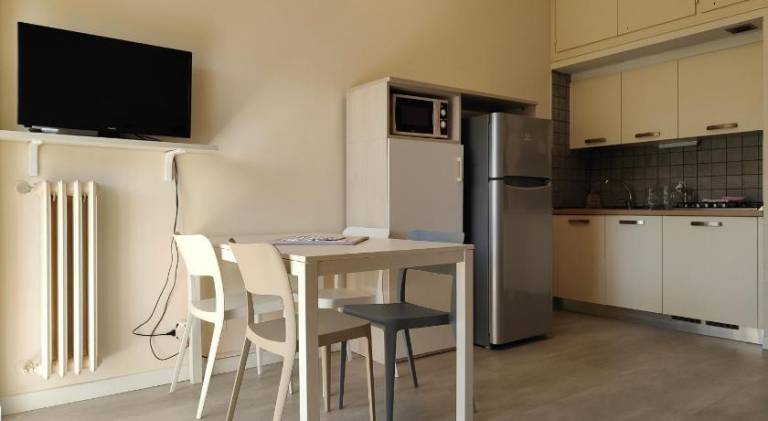 Serviced apartment with patio & yard | Beach nearby | Pet-friendly — photo 5