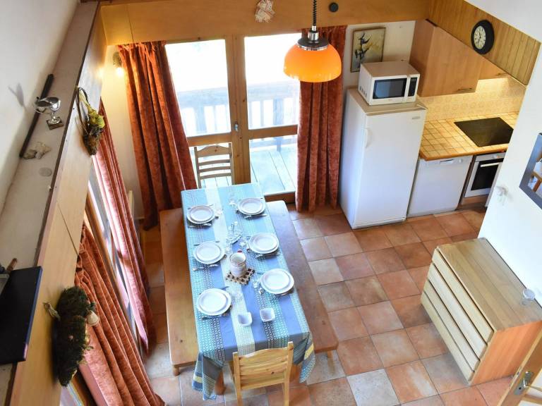 Spacious Chalet in Méribel - Pets Allowed, Parking Included — photo 2