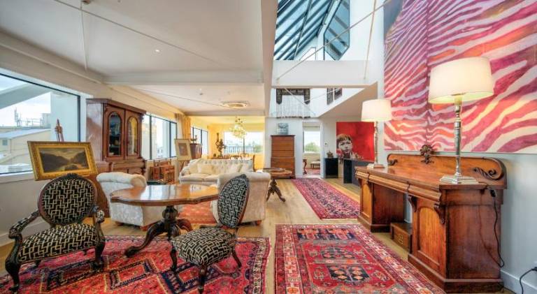 340 m&sup2; Ferienhaus