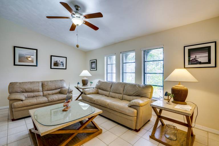 Canal-Front Gem w/ Lanai & Dock in Cape Coral — photo 5