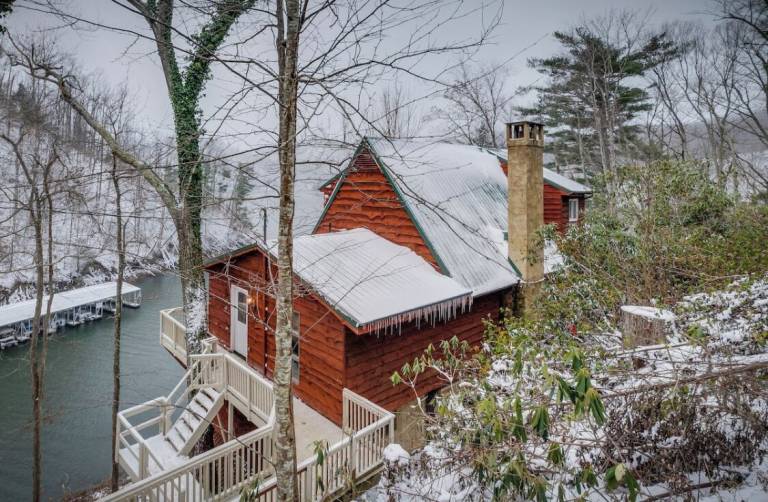 House Watauga Lake