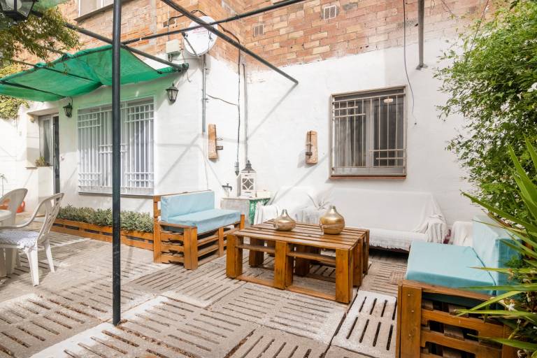 Vacation home with terrace, barbeque & private pool | Garden view — photo 2
