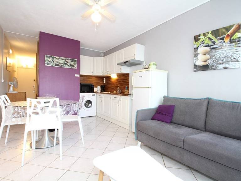 Stylish renovated T1, near Thermal Baths, with WiFi in Balaruc-les-Bains