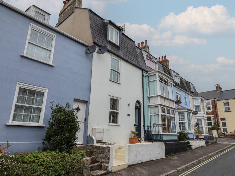 Children-friendly cottage with garden | Beach view | Beach nearby | Pets allowed in Weymouth