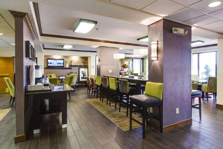 Hampton Inn Salina — photo 5