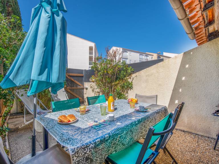Vacation home with patio | Pets allowed — photo 4