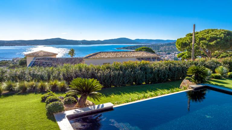 Villa with sauna, yard & barbecue | Panoramic view — photo 2