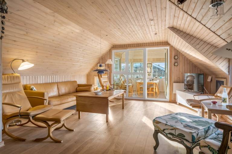 Vacation home with terrace — photo 2