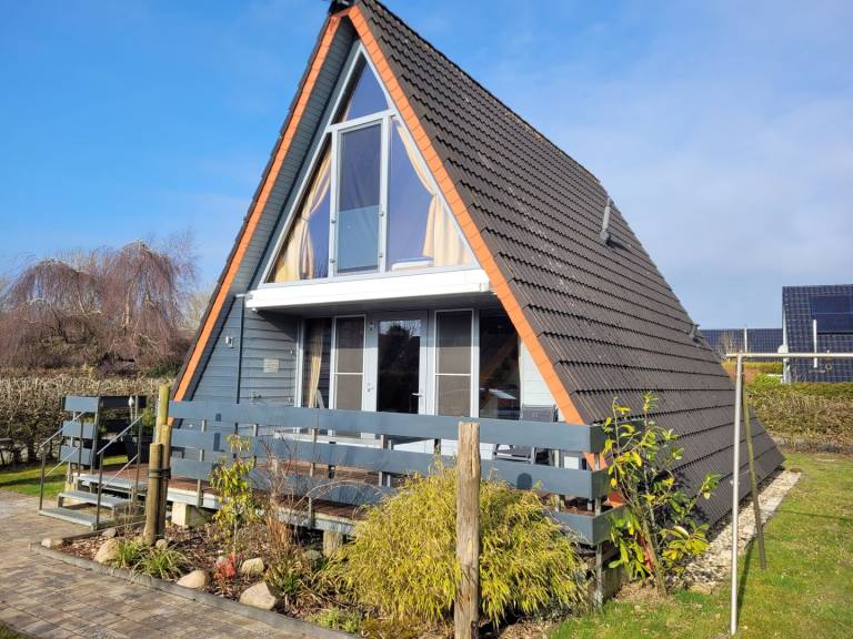 Nurdachhaus ROTER SAND: Ihr Rückzugsort an der Nordsee in Fedderwardersiel in Butjadingen