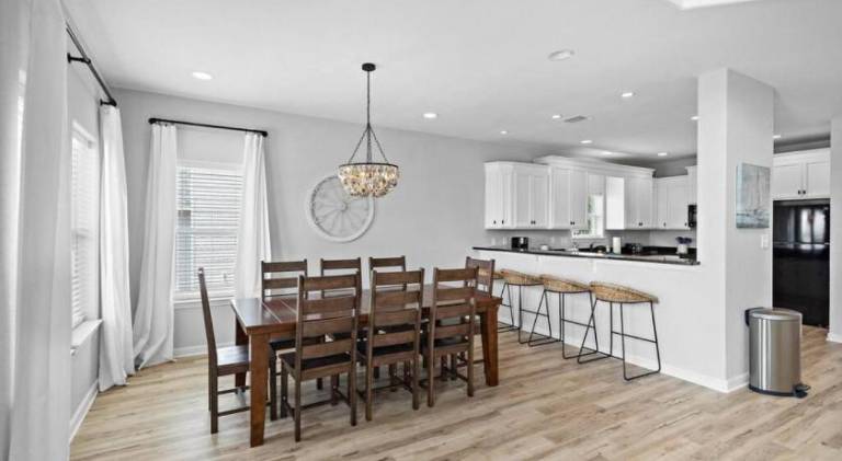 Fully equipped spacious vacation home with barbeque, private pool & garden | Suitable for remote work | Pets are welcome — photo 4