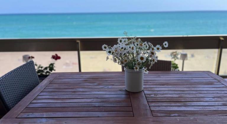 Holiday apartment with patio | Beach nearby | Dogs allowed in El Vendrell