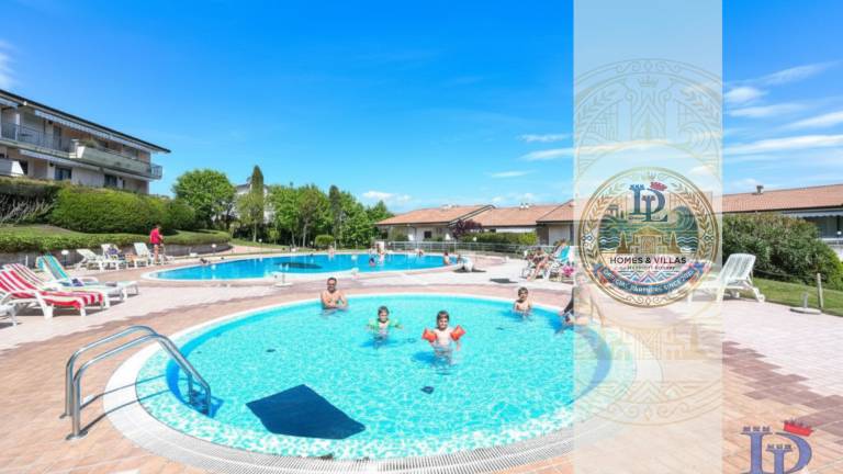Apartment with garden, pool & terrace in Sirmione
