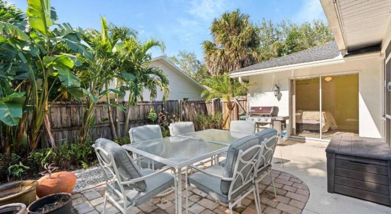 Vacation home with pool | Good for workation | Pets are welcome — photo 5