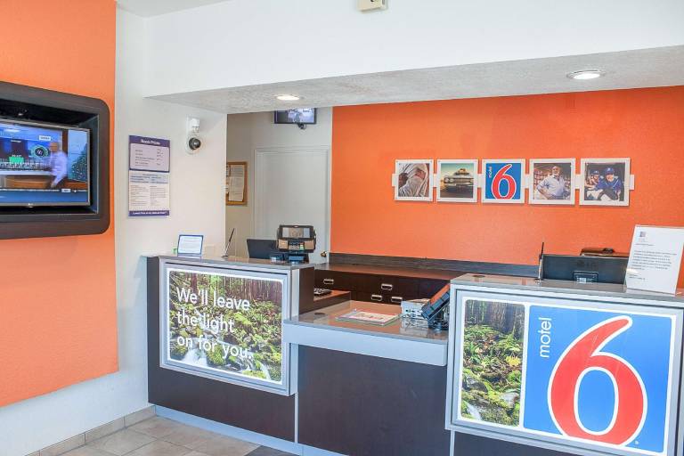 Motel 6 Ukiah, CA — photo 3