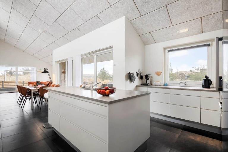 Fully equipped house with patio, BBQ & jacuzzi | Beach nearby | Pets are welcome — photo 2