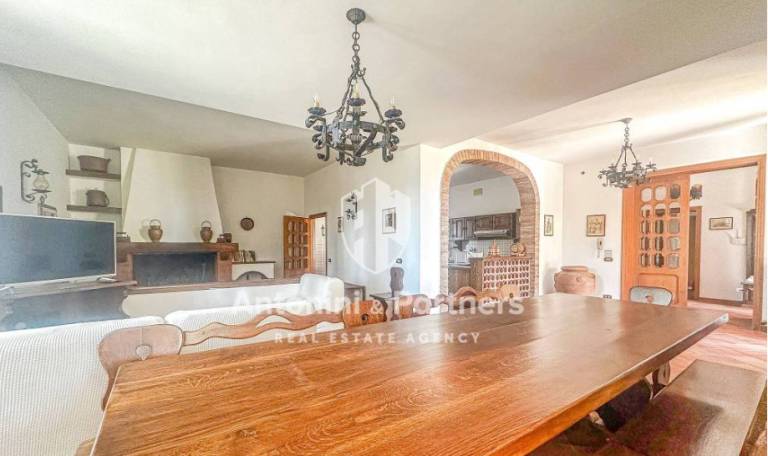 Family-friendly villa with jacuzzi, yard & private pool | Pets are welcome — photo 2