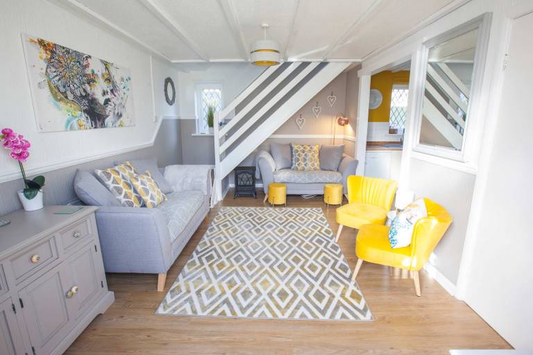 Family-oriented vacation home with fast internet & private pool | Pet-friendly — photo 4
