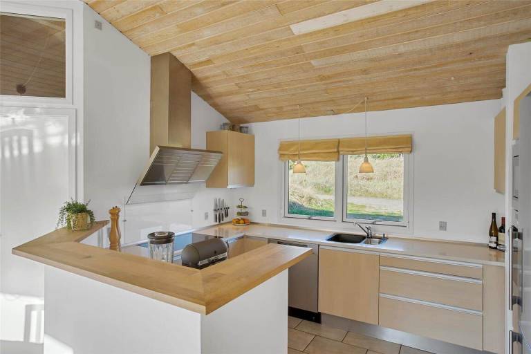 Children-friendly vacation home with terrace, barbecue & hot tub | Pets are welcome — photo 5