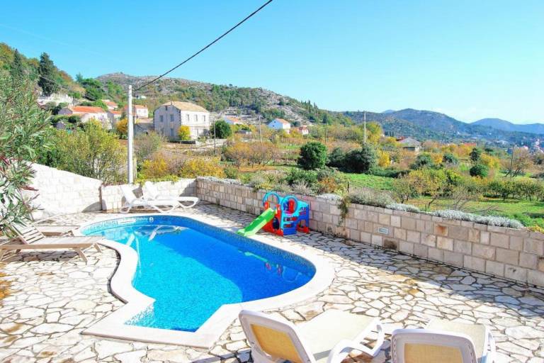 Villa with patio, pool & barbecue | Sea view — photo 5