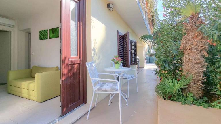 Beautiful rental apartment with patio | Next to the beach | Pets are welcome — photo 4