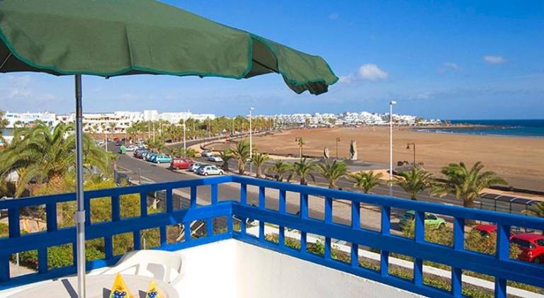 Serviced apartment with patio & pool | Close to the beach | Pets are welcome — photo 4