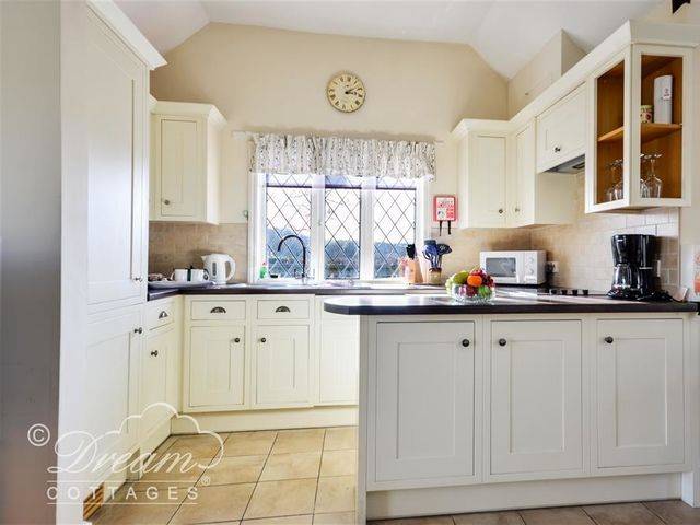 Family-oriented cottage with yard | Pet-friendly — photo 4