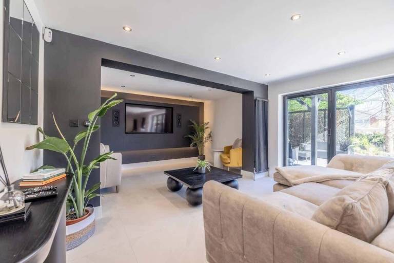 House  Datchet