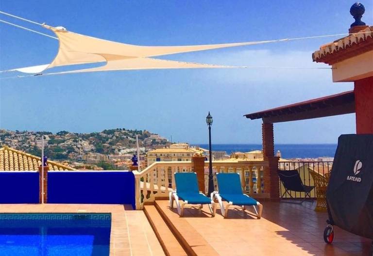 Pet-Friendly "Villa Serymar" with Stunning Moutain and Sea Views, Private Pool, Terrace, A/C & WiFi in Almunecar