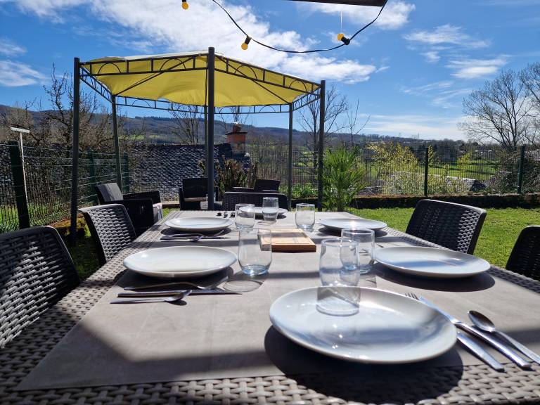 Child-friendly gite with pool, garden & terrace | Garden view | Pets are welcome — photo 3
