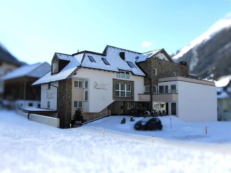 Holiday apartment with patio — photo 2