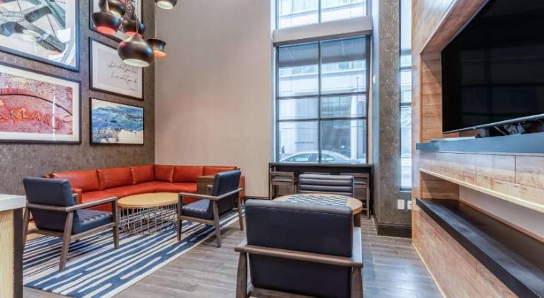 Hampton Inn Oakland Downtown-City Center — photo 3