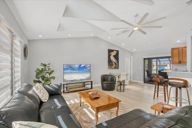 Child-friendly vacation home with private pool & BBQ | Water view | Good for workation | Pet-friendly — photo 2