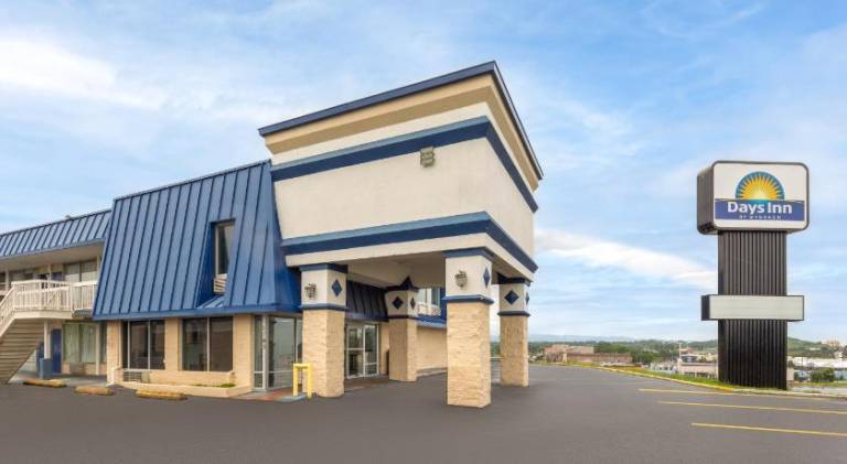 Days Inn by Wyndham Harrisonburg — photo 2