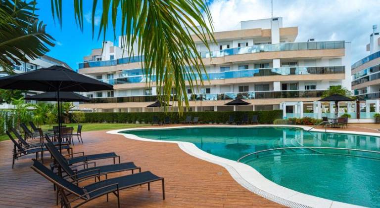 Holiday apartment with pool in Florianópolis