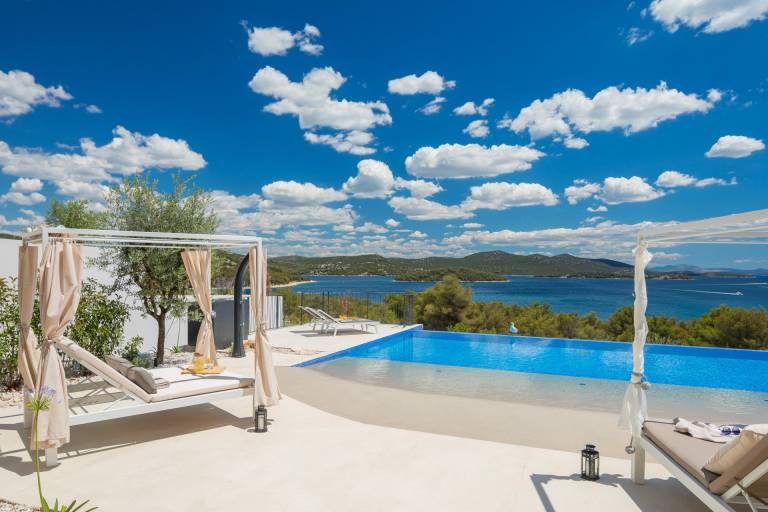 Luxury Villa Siesta with Pool — photo 4