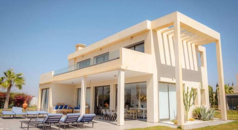 250 m&sup2; Villa