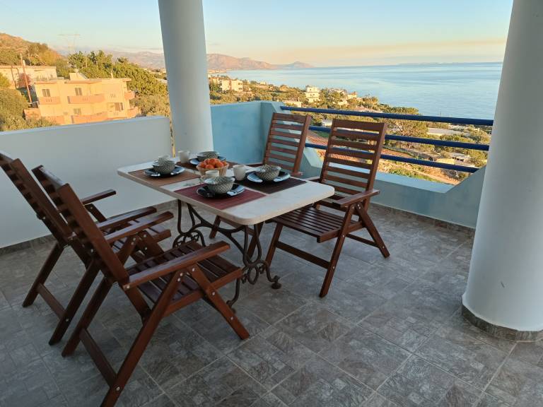 Holiday Home 'Blue Window Seaview Maisonette' with Sea View, Wi-Fi and Air Conditioning — photo 2