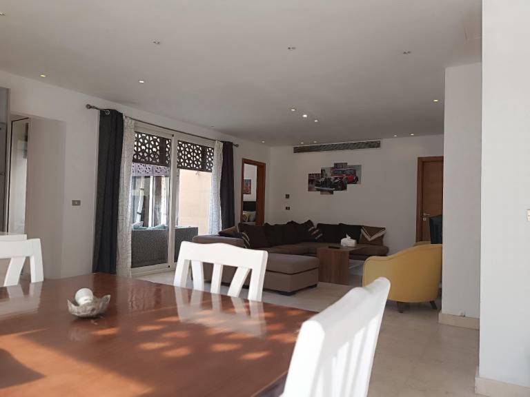 TAJ HOME, Scarab 2BR Ground floor, Pool view. — photo 4