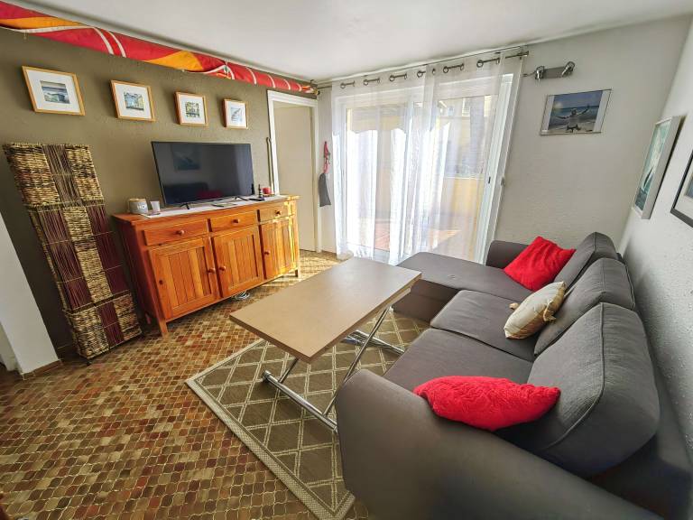 Charming T3 villa, private garden, near beach, Cap d'Agde in Agde