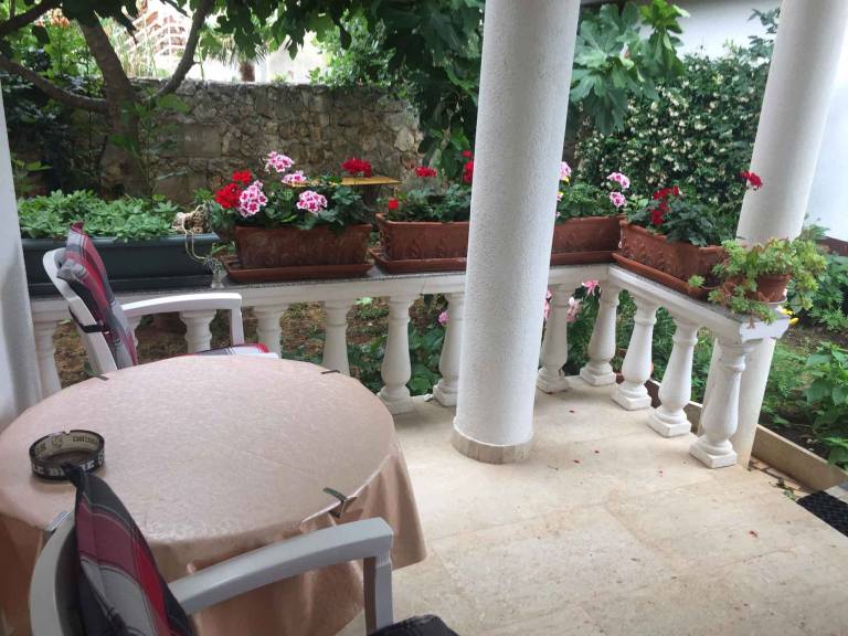 Rental apartment with terrace, garden & BBQ — photo 2