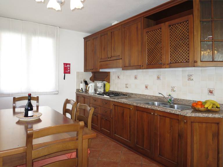 Rental apartment with barbecue, terrace & garden | Lake view — photo 5