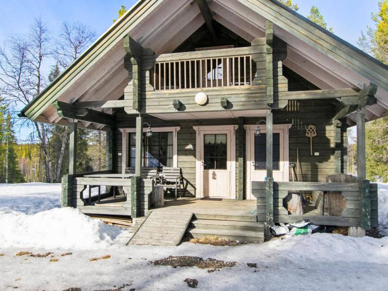 Vacation home with patio & sauna in Kuusamo
