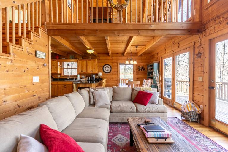 Mimi's Cottage - pet friendly cabin between Boone-Blowing Rock with hot tub, game tables — photo 5
