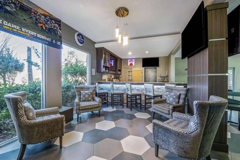 La Quinta Inn & Suites by Wyndham Houston Kingwood Medical — photo 5