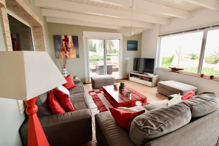 Holiday Home 'Villa Betty' with Sea View, Wi-Fi and Air Conditioning — photo 2