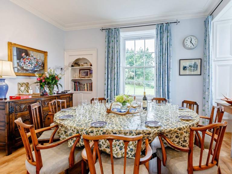 Cottage with garden — photo 4