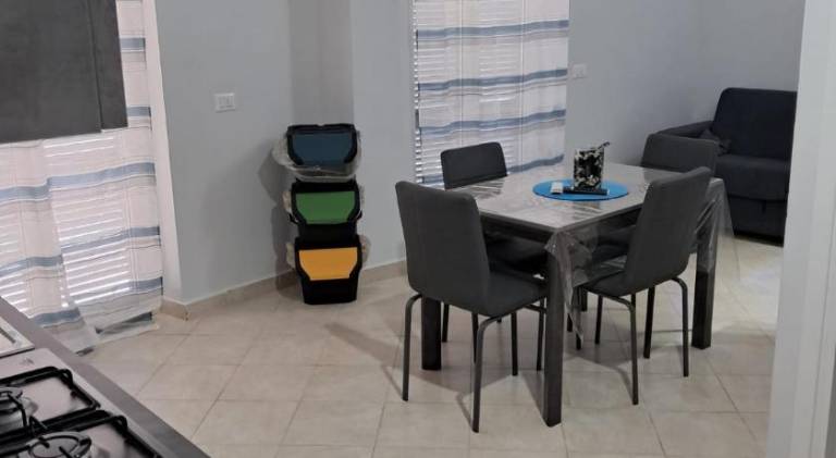 Serviced apartment with patio — photo 2