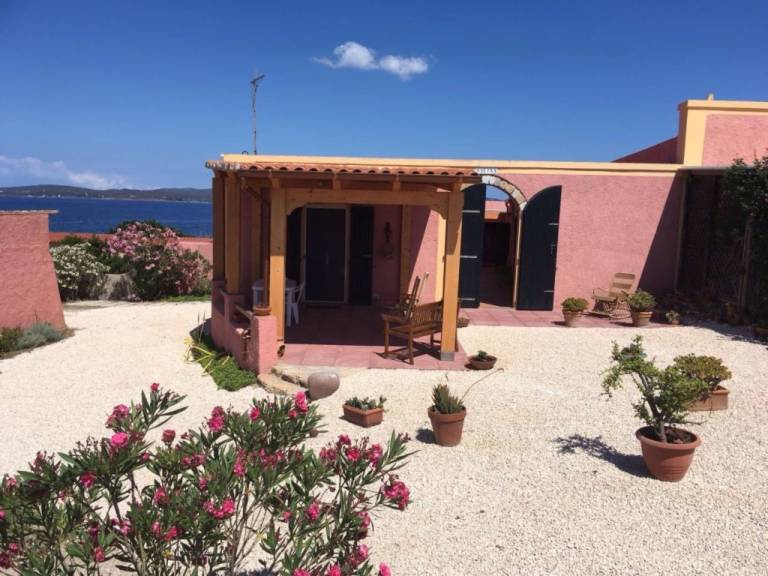 Fully equipped holiday apartment with BBQ & terrace | Next to the beach | Pets are welcome — photo 2