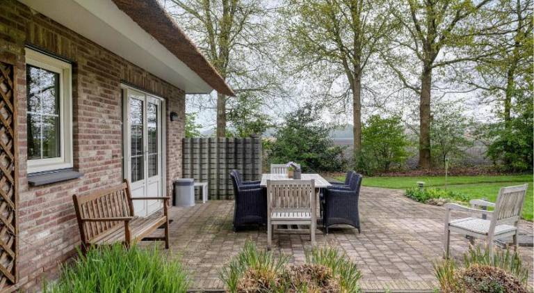 Vacation home with pool — photo 3