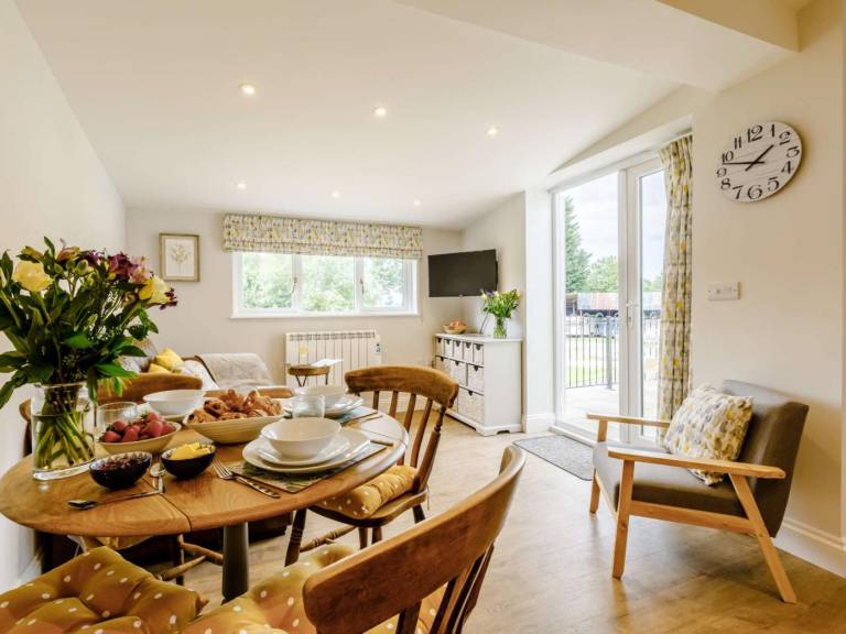 Cottage with 2 rooms for 4 persons in Taunton